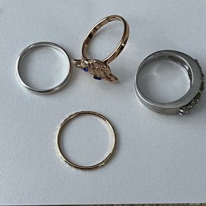 Pack of 4 various rings